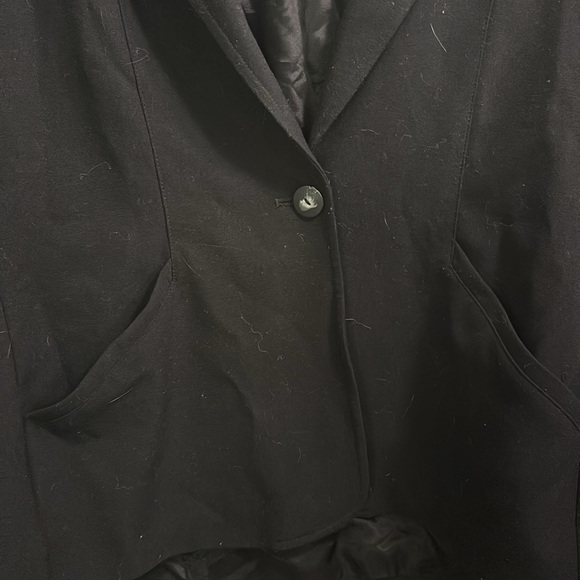 BLACK UNISEX BLAZER- DRESS IT UP OR DRESS IT DOWN🖤🏴☠️♣️ - Picture 3 of 4